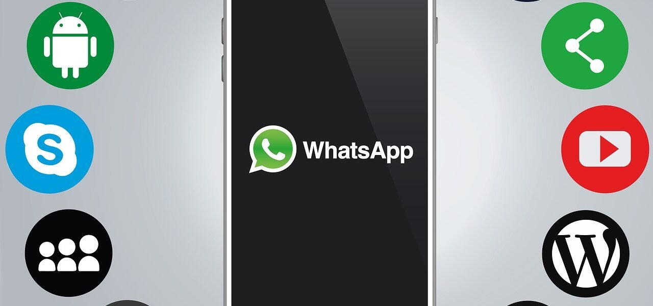 whatsapp, smartphone, social media